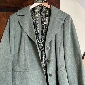 Le Suit spring suit 20W green scarf